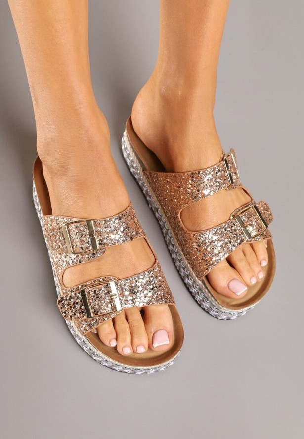 Szampańskie Klapki z Paskami z Klamrami Zdobione Tweedem i Nitami przy Podeszwie Zirelora