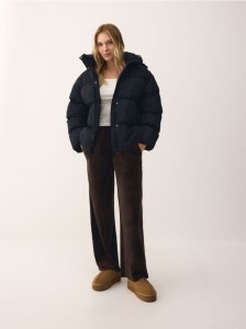 Pikowana kurtka z kapturem - czarny