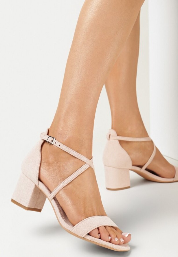 Różowe Sandały na Niskim Słupku z Kwadratowym Noskiem i Sprzączką Magalia