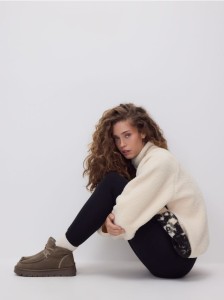 Legginsy z zapiętkami - czarny