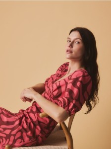 Wzorzysta sukienka - wielobarwny