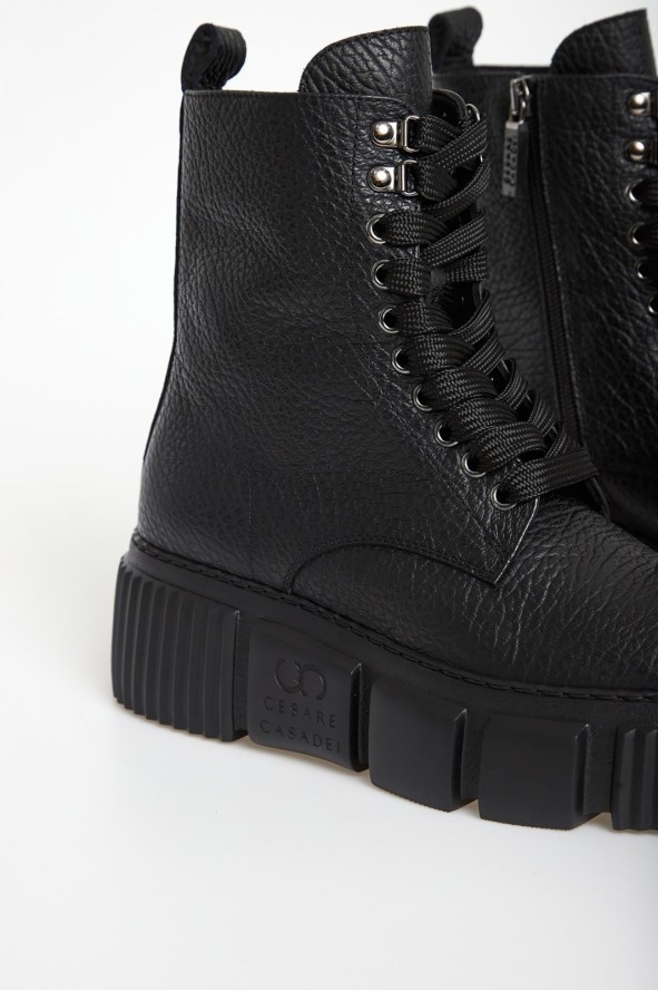 Trapery damskie skórzane CESARE CASADEI