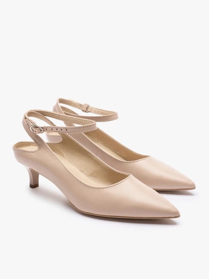 Beżowe czółenka kitten heels ze skóry licowej
