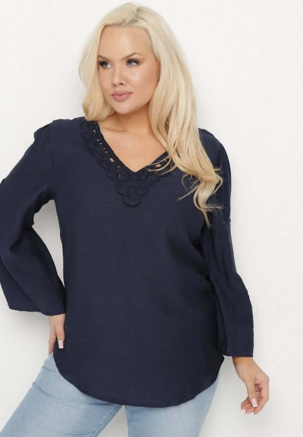 Granatowa Bluzka z Bawełną i Ozdobnym Haftem Edirilita