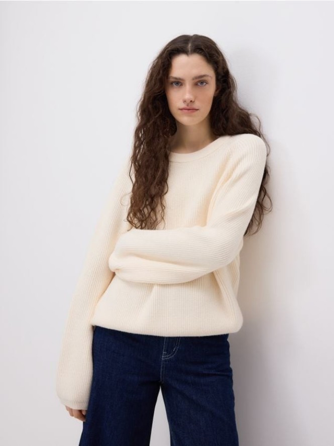Sweter z wiskozą - kremowy