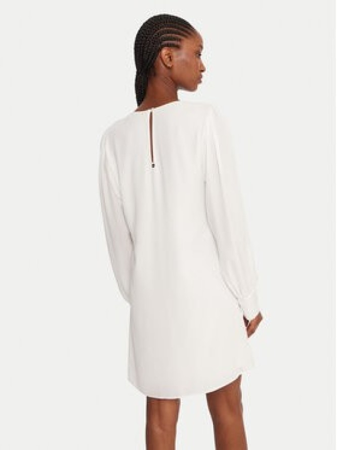 Rinascimento Sukienka koktajlowa CFC0126205003 Biały Slim Fit