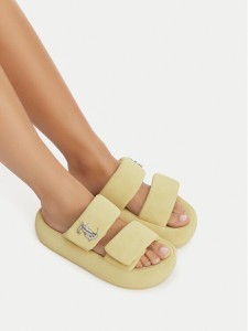 Juicy Couture Klapki CEO-WSS21515-06 Żółty