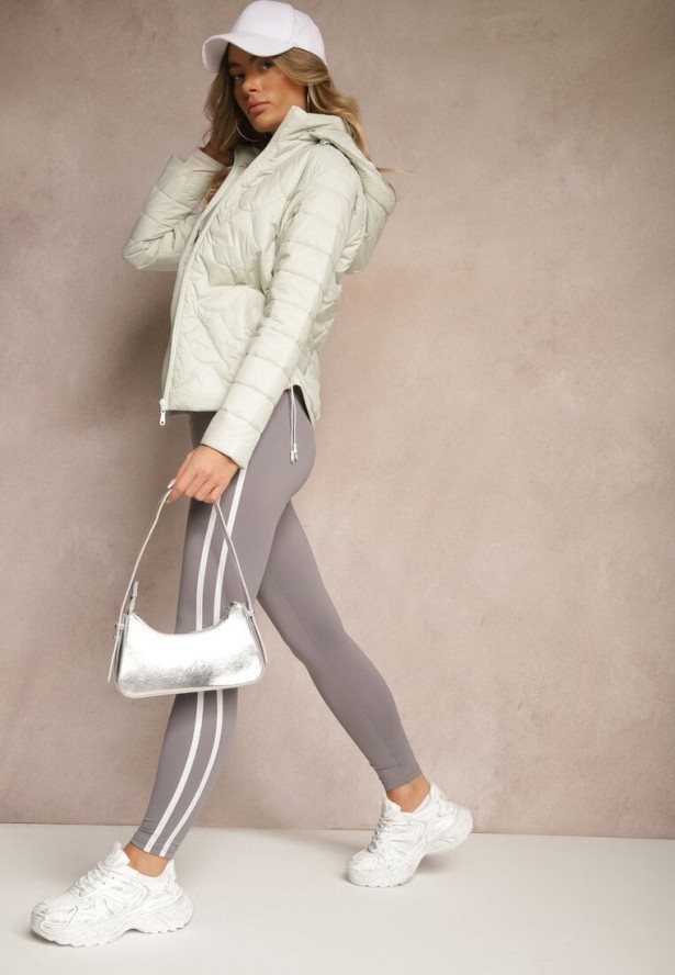 Jasnozielona Kurtka z Zaznaczoną Talią i Kapturem w Ozdobne Pikowanie Afla