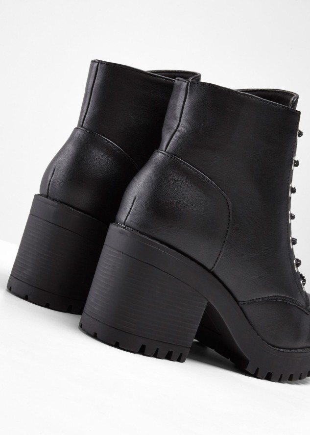 Botki sznurowane na obcasie słupkowym