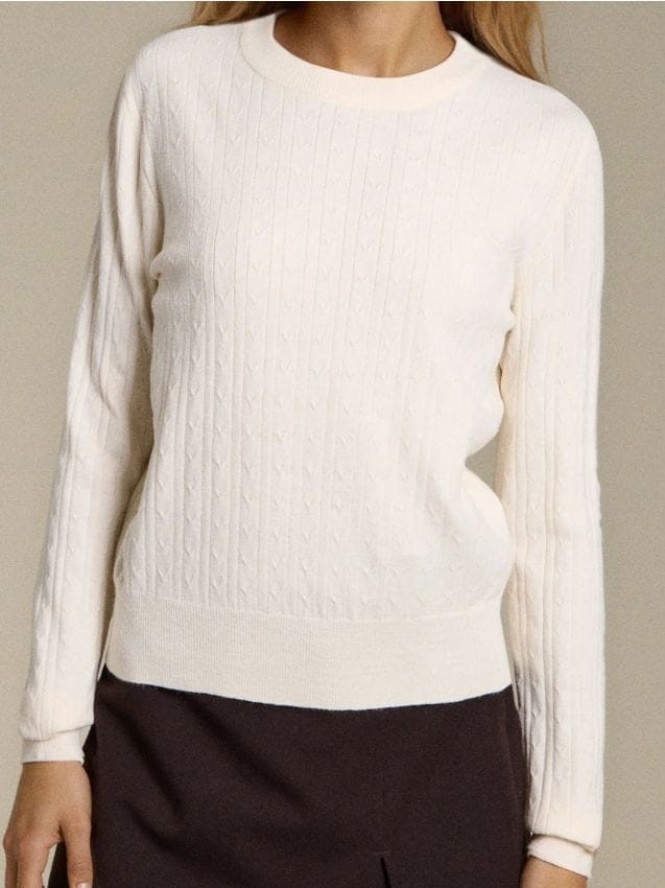 Sweter w prążki - kremowy