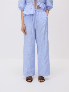 Spodnie z ozdobnym haftem - jasnoniebieski