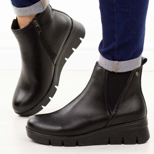 Czarne botki damskie na koturnie Potocki 19308