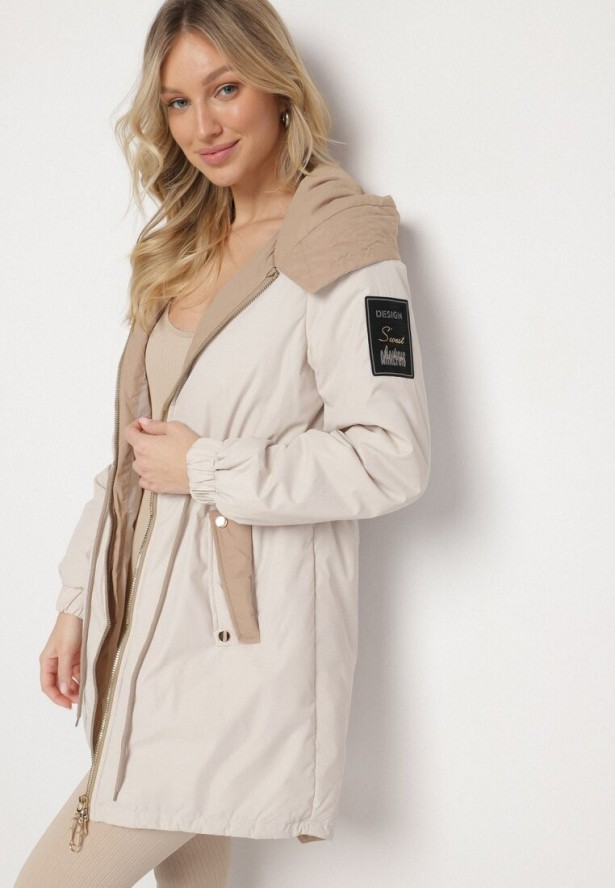 Jasnobeżowa Kurtka Parka z Kapturem i Ściągaczem w Pasie Sizana