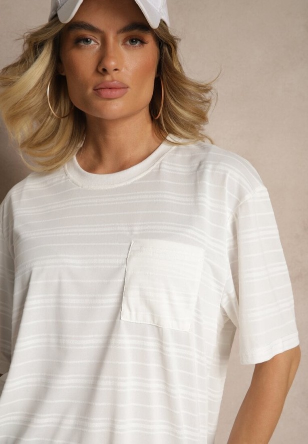 Jasnobeżowa Koszulka T-shirt z Naszytą Kieszonką TLanitra