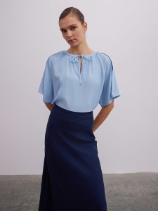 BGN Bluzka w kolorze błękitnym rozmiar: 38