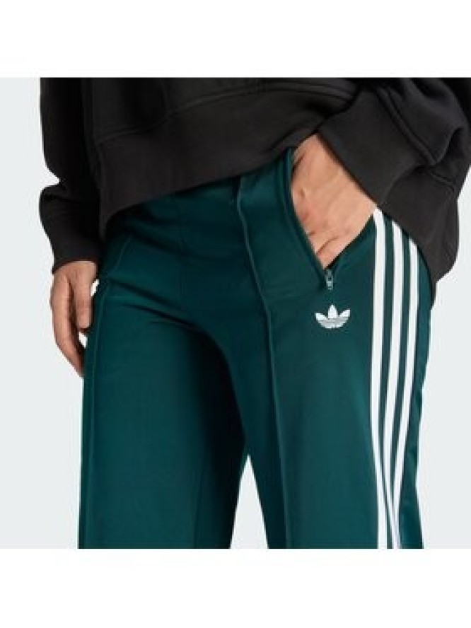 adidas Spodnie dresowe Firebird KG3701 Zielony Loose Fit
