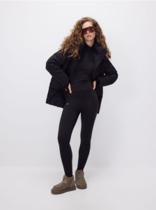 Pikowana kurtka z odpinanym kapturem - czarny