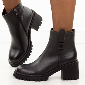 Czarne skórzane botki damskie na traperze Cambell 29312