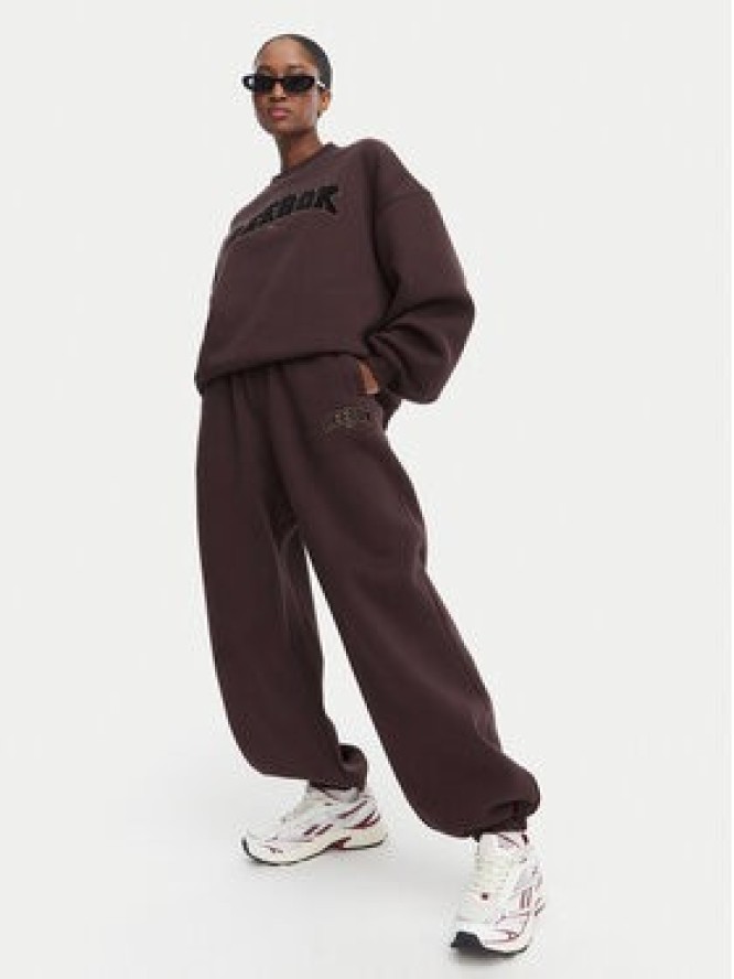 Reebok Spodnie dresowe Iza RK25687CCW Brązowy ciemny Regular Fit