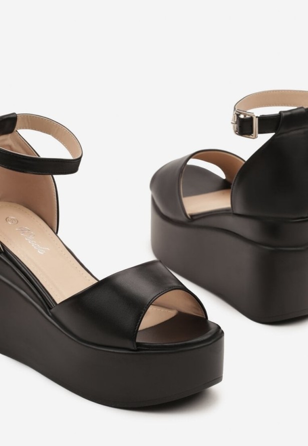 Czarne Sandały na Koturnie z Paskiem Wokół Kostki Paloria