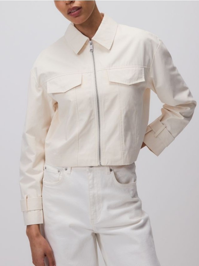 Krótka kurtka z kołnierzykiem - złamana biel