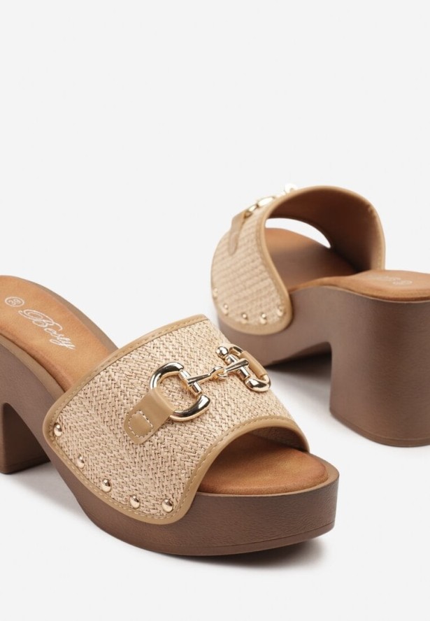 Ciemnobeżowe Klapki na Platformie i Obcasie Ozdobione Klamrą Liloti