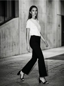 Koszulka z naszywkami w kształcie motyla - kremowy