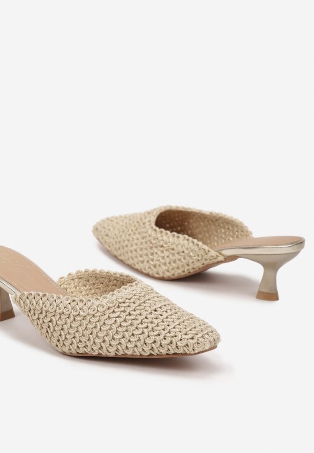 Złote Klapki na Kaczuszce Typu Mule Ozdobione Plecionką Dolerina