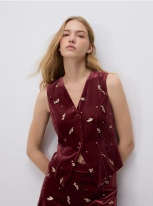 Welurowa kamizelka z aplikacją - burgundowy