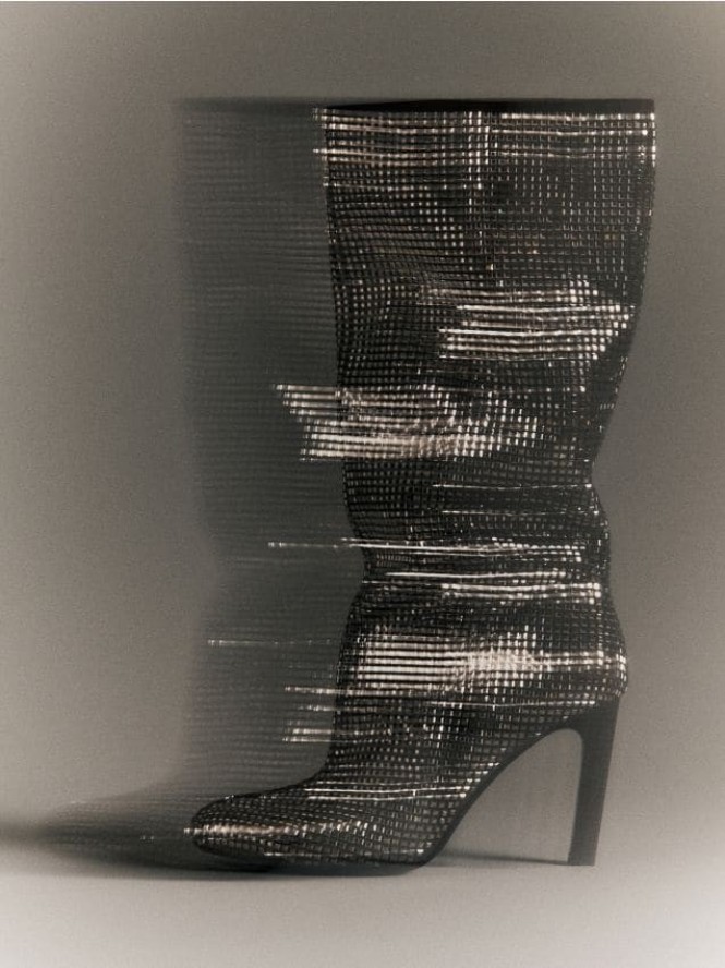 Kozaki z błyszczącymi aplikacjami - srebrny