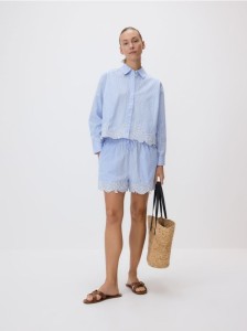 Szorty z haftowanym wzorem - jasnoniebieski