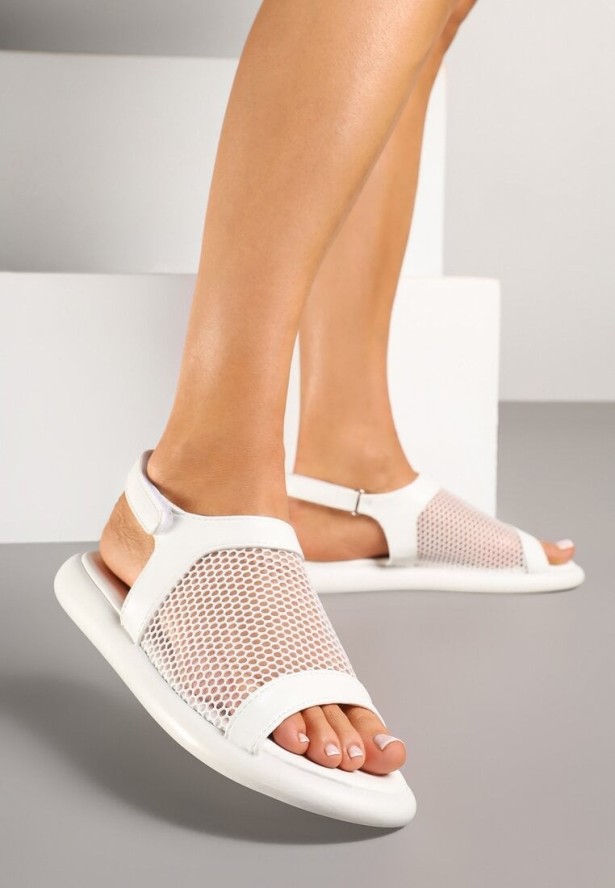 Białe Sandały Ozdobione Siateczką Nilisca