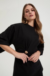 Bawełniana bluzka z ozdobnym guzikiem czarna