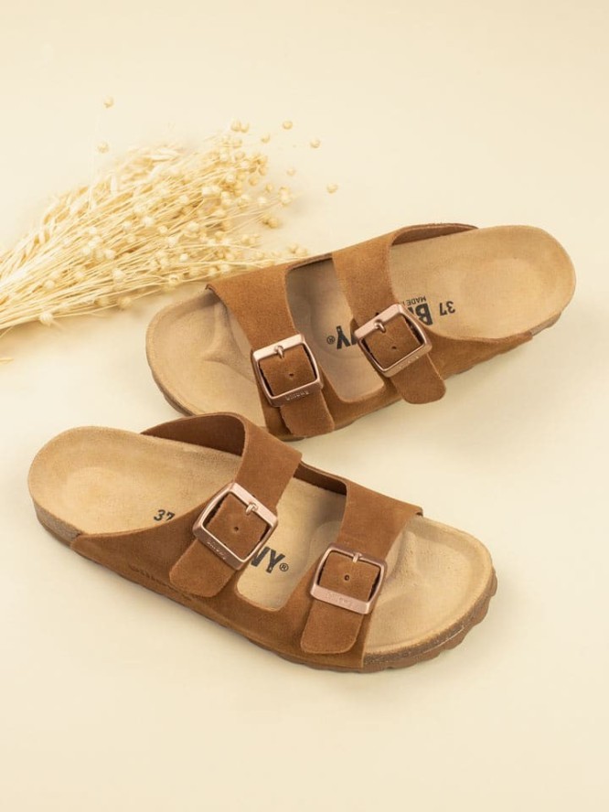 billowy Skórzane klapki w kolorze jasnobrązowym rozmiar: 41