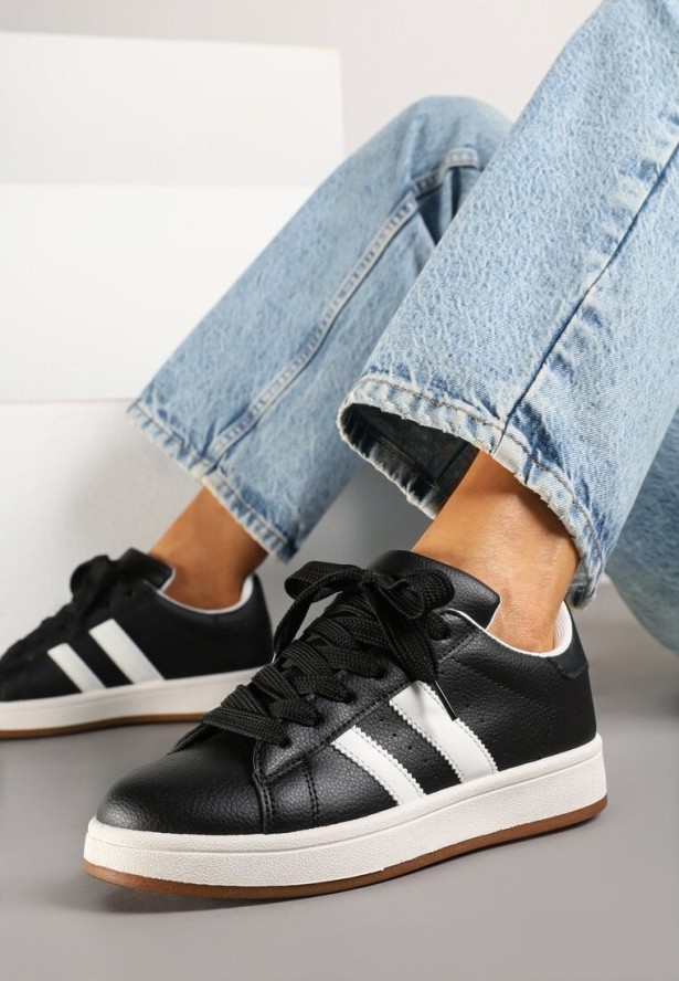 Czarne Sneakersy w Stylu Kultowych Tenisówek z Ozdobnymi Paskami Marazea
