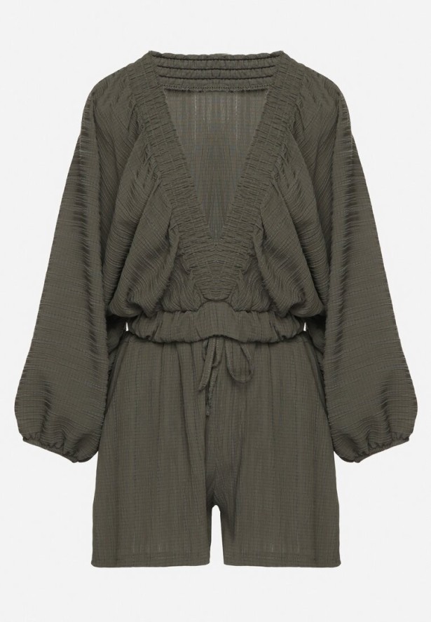 Ciemnozielony Komplet Bluzka z Rękawami Typu Nietoperz i Głębokim Dekoltem Szorty z Gumką w Talii Femvia