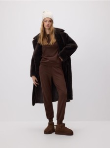 Dzianinowe spodnie jogger - brązowy