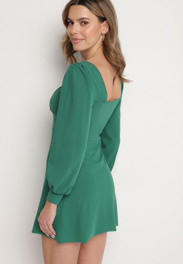 Zielona Sukienka z Bufiastymi Rękawami i Kwadratowym Dekoltem Sopanielle