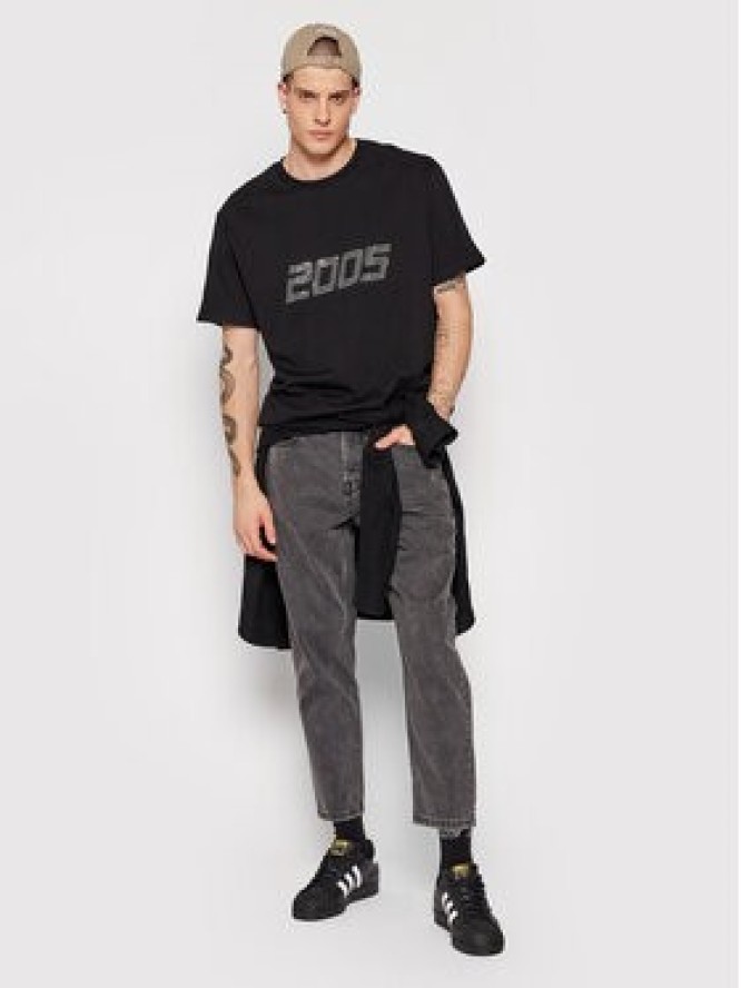 2005 T-Shirt Unisex Signature Tee Czarny Relaxed Fit