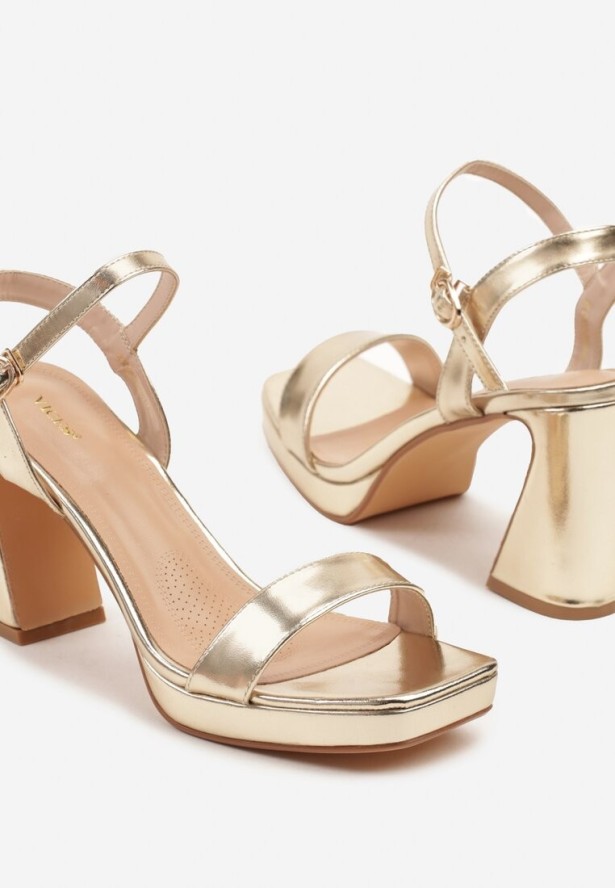 Złote Sandały Vices na Stożkowym Obcasie z Kwadratowym Noskiem Felemela