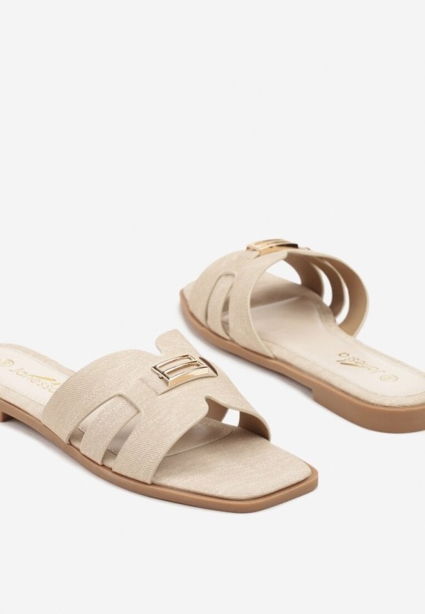 Beżowe Klapki na Płaskiej Podeszwie z Elegancką Aplikacją Ellidella