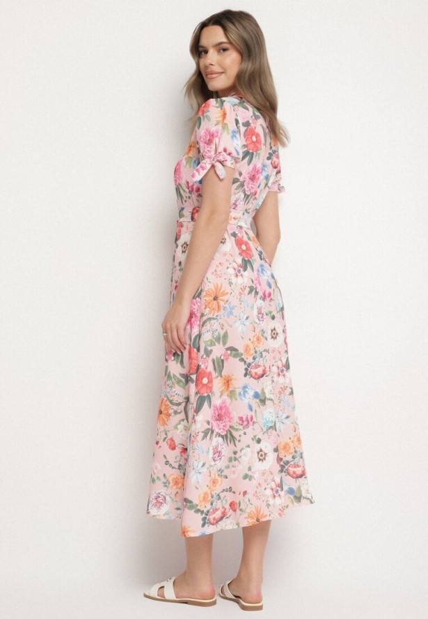 Różowa Rozkloszowana Sukienka o Koszulowym Kroju z Paskiem w Kwiatowy Wzór Fevelorine