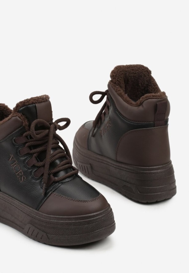 Czarno-Brązowe Sneakersy Śniegowce Vices na Grubej Podeszwie z Tłoczeniem Ozdobione Napisem Fettania