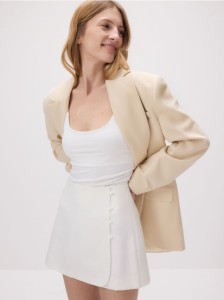 Spódnico-szorty z guzikami - biały