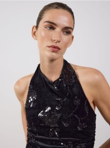 Top halter z cekinami - czarny