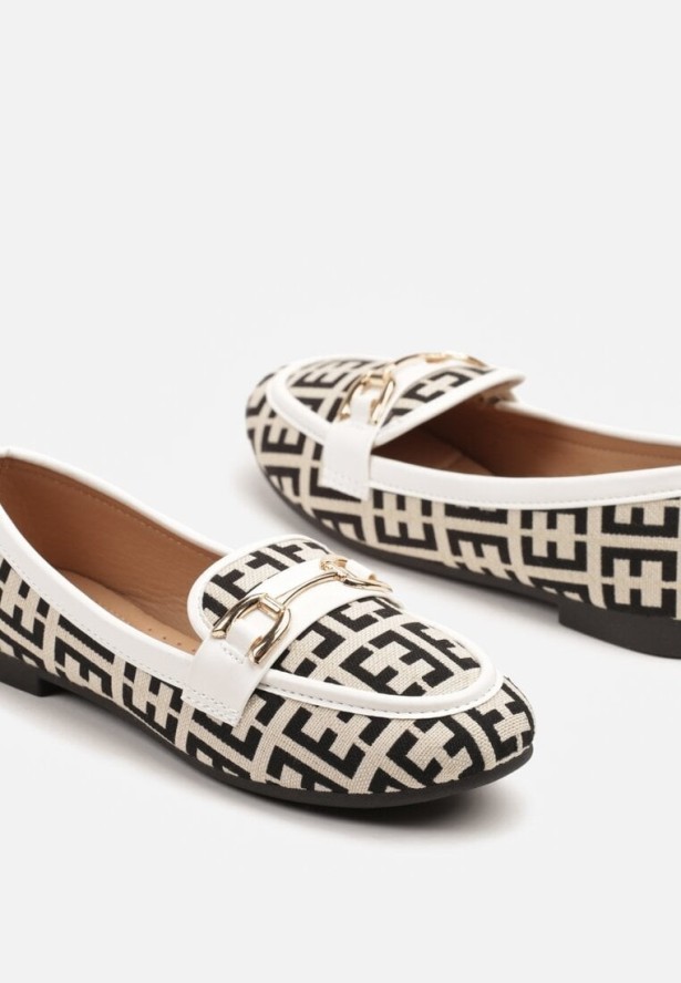 Białe Mokasyny z Imitacji Zamszu Zdobione Elegancką Klamerką Nusathia