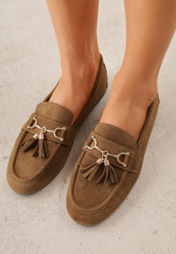 Ciemnobeżowe Mokasyny VICES z Modnymi Chwostami z Imitacji Zamszu z Wkładką z Naturalnej Skóry Calirea