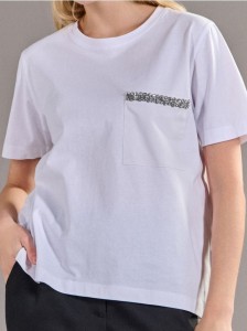 Koszulka z ozdobną kieszonką - biały