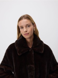 Sztuczne futerko z kołnierzem - ciemnobrązowy