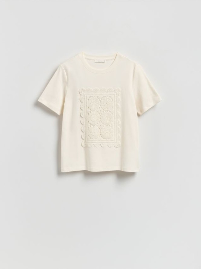 T-shirt z haftem - złamana biel